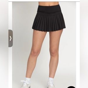 Gold Hinge Black Pleated Tennis Skirt
